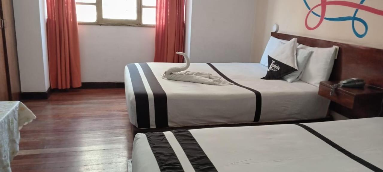 Isabela Hotel Ла-Пас Екстер'єр фото